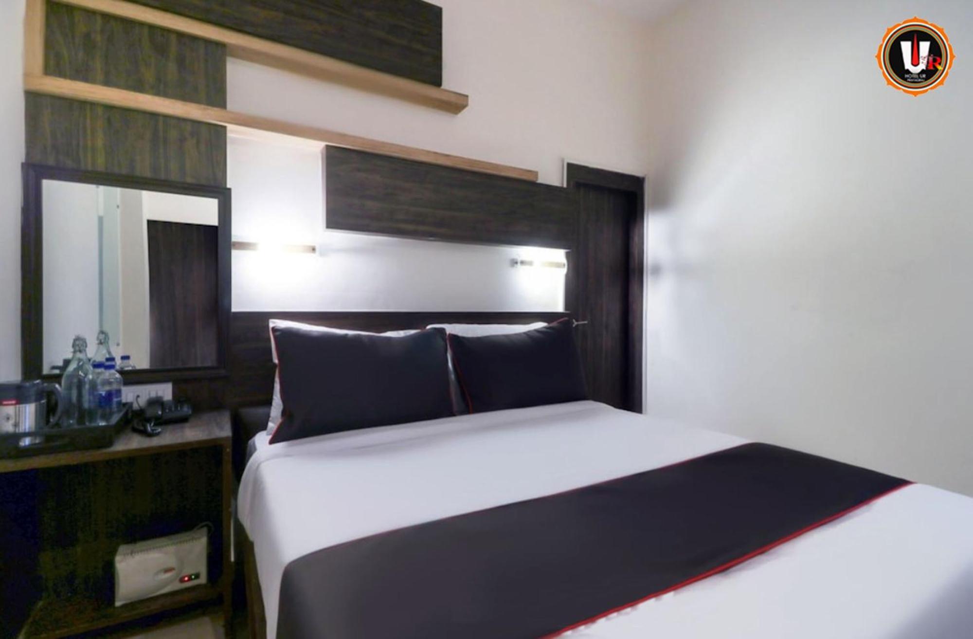 Hotel Ur อัลลอฮาบาด ภายนอก รูปภาพ