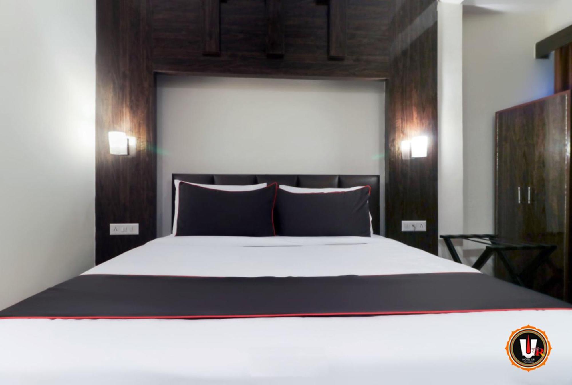 Hotel Ur อัลลอฮาบาด ภายนอก รูปภาพ