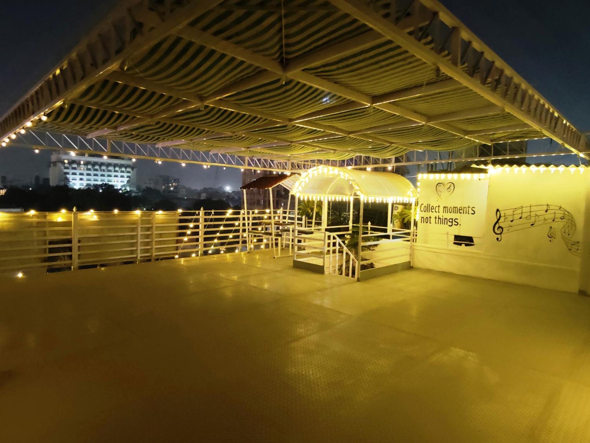 Hotel Ur อัลลอฮาบาด ภายนอก รูปภาพ