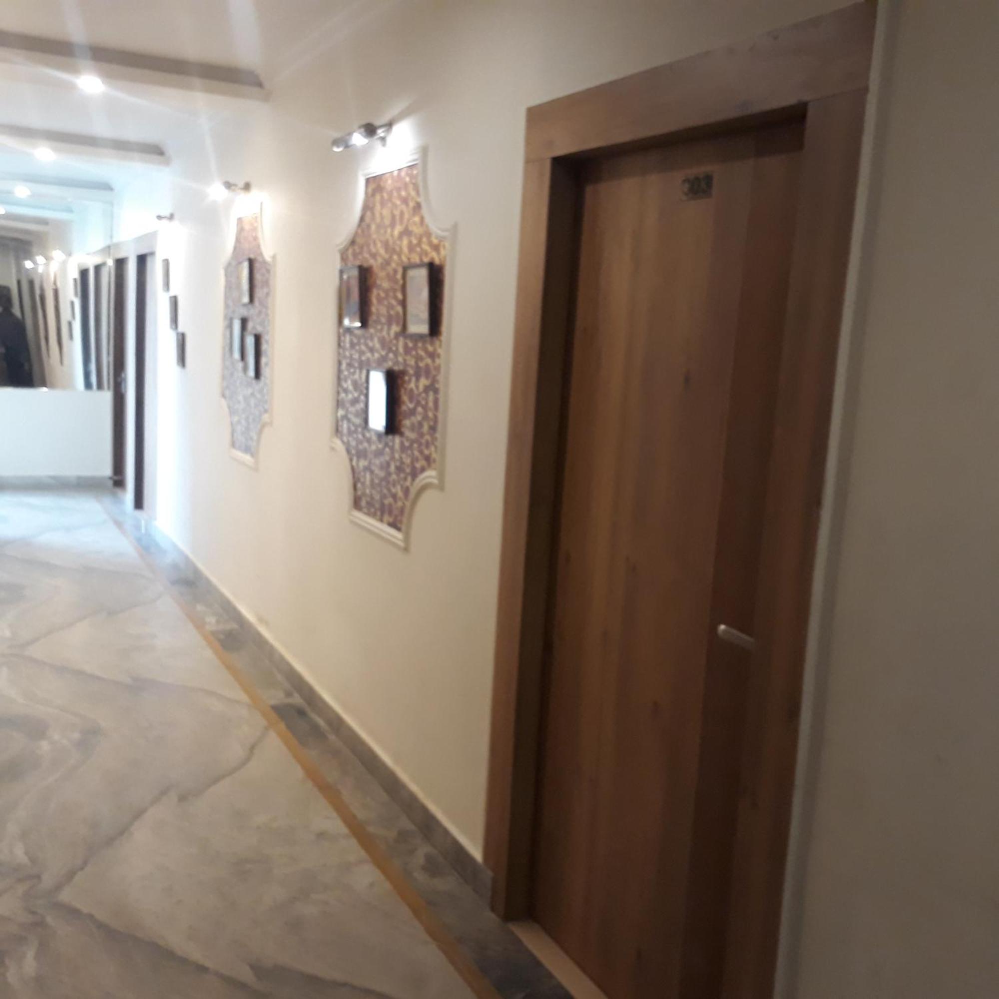 Hotel Ur อัลลอฮาบาด ภายนอก รูปภาพ